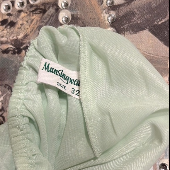 π π πβ’ Munsingwear x Ultra Femme Vibes β’πππ - Picture 3 of 6